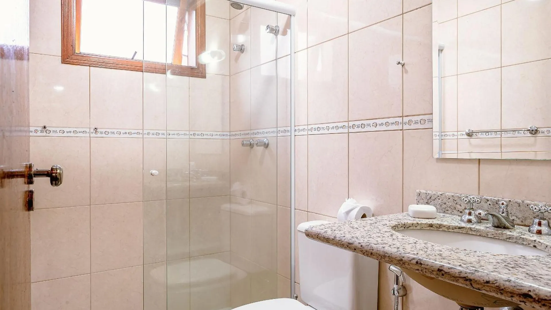 Apartamento No Centrinho De Capivari | Wifi + Lareira + Garagem Campos do Jordao